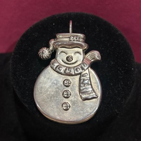 HOLIDAY🎄🎄BEST Silver Snowman Brooch Pendant - Picture 3 of 6